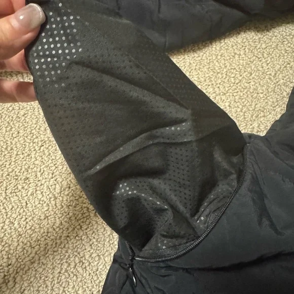 BLACK LULULEMON HOODED JACKET - Picture 3 of 5